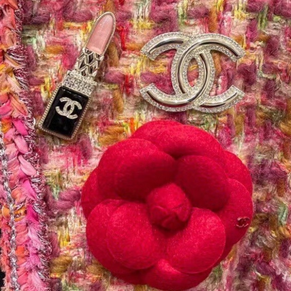 AUTHENTIC brand new CHANEL lipstick brooch RARE!
